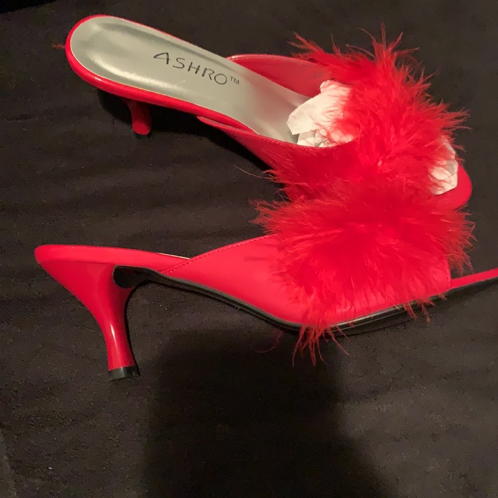 New Slippers - Picture 3 of 4